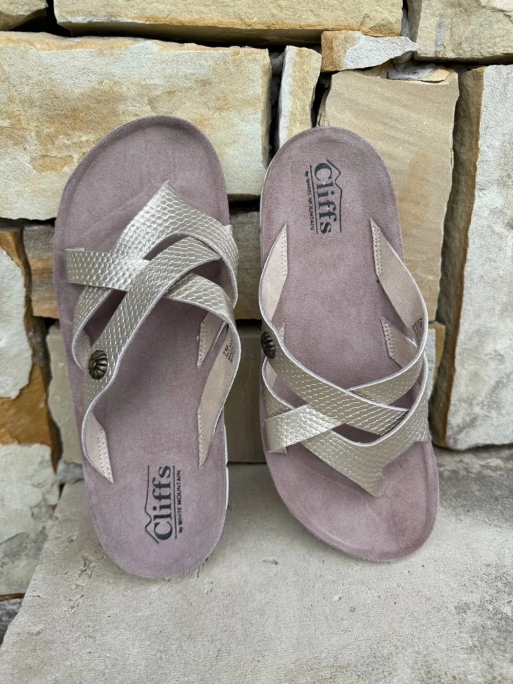 Cliffs by‎ WHITE MOUNTAIN Women's Metallic Crisscross Sandals Sz-7M.  Y